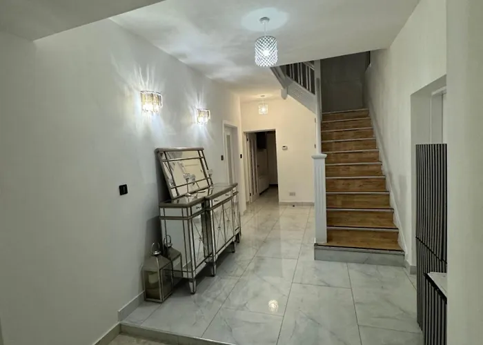 Elegant Estates Humble Abode Room 2